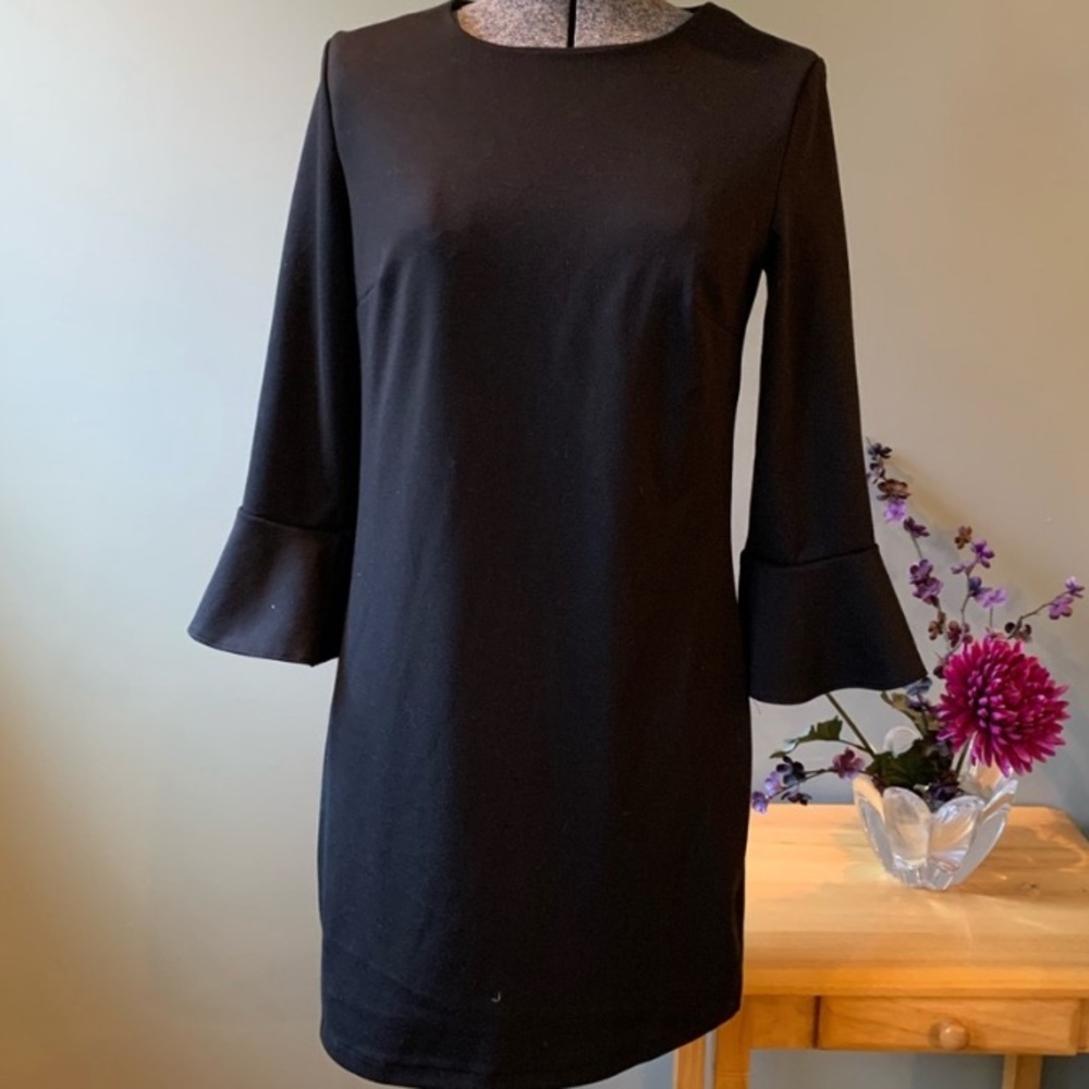 Old Navy black bell sleeve dress size XS great for any occasion NWOT